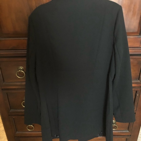 Blazer - Picture 3 of 4